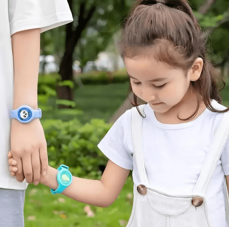 Pulsera repelente de mosquitos para niños - uso en muñeca